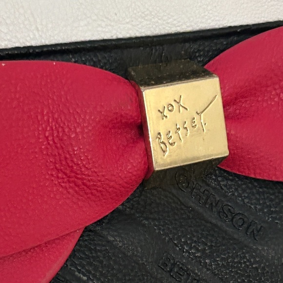 Betsy Johnson Crossbody Bag Red Bow Black & White Leather Bag All Season Cosplay - Picture 4 of 15